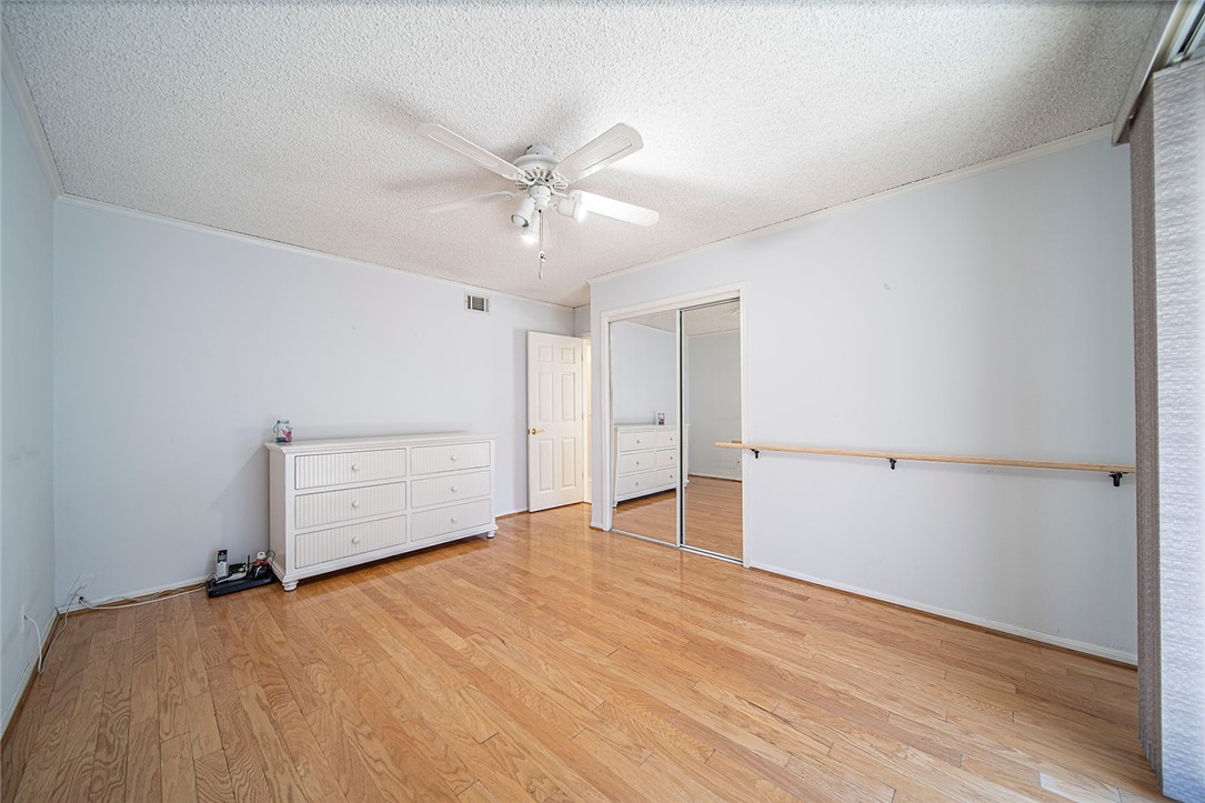 1826 W Saint Andrew Place