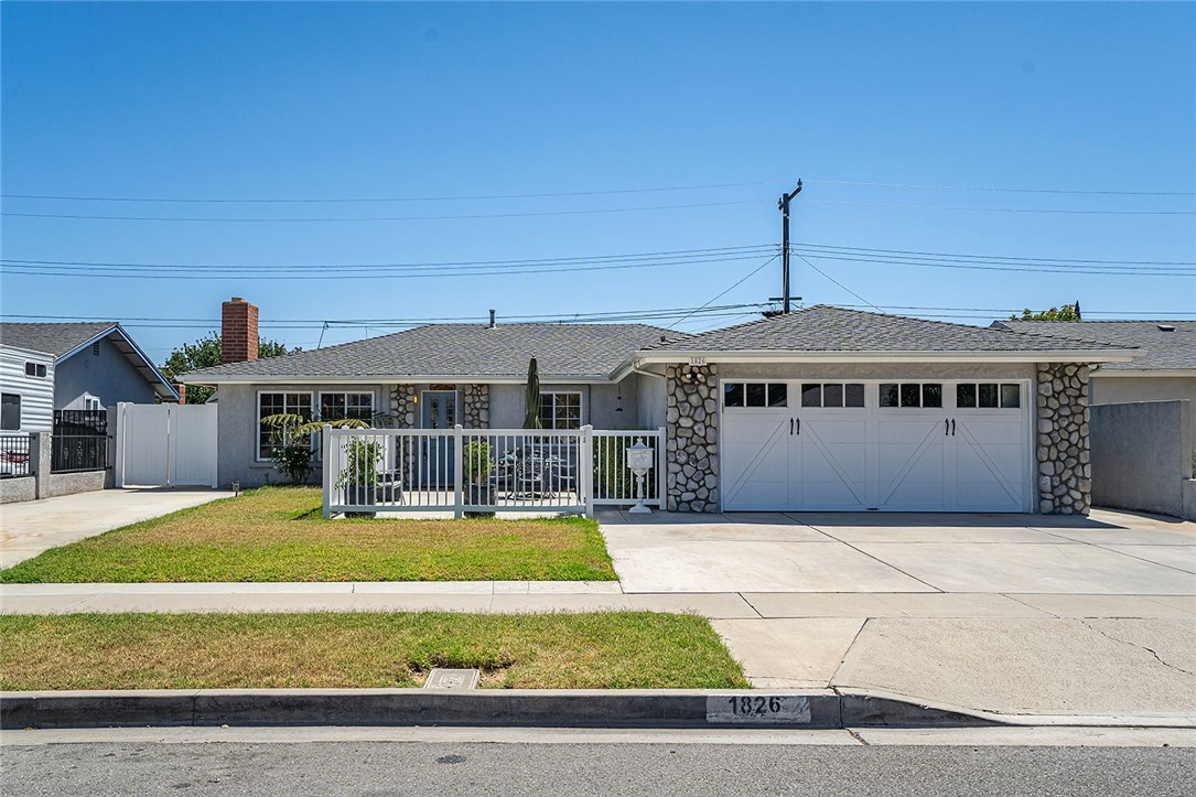 1826 W Saint Andrew Place