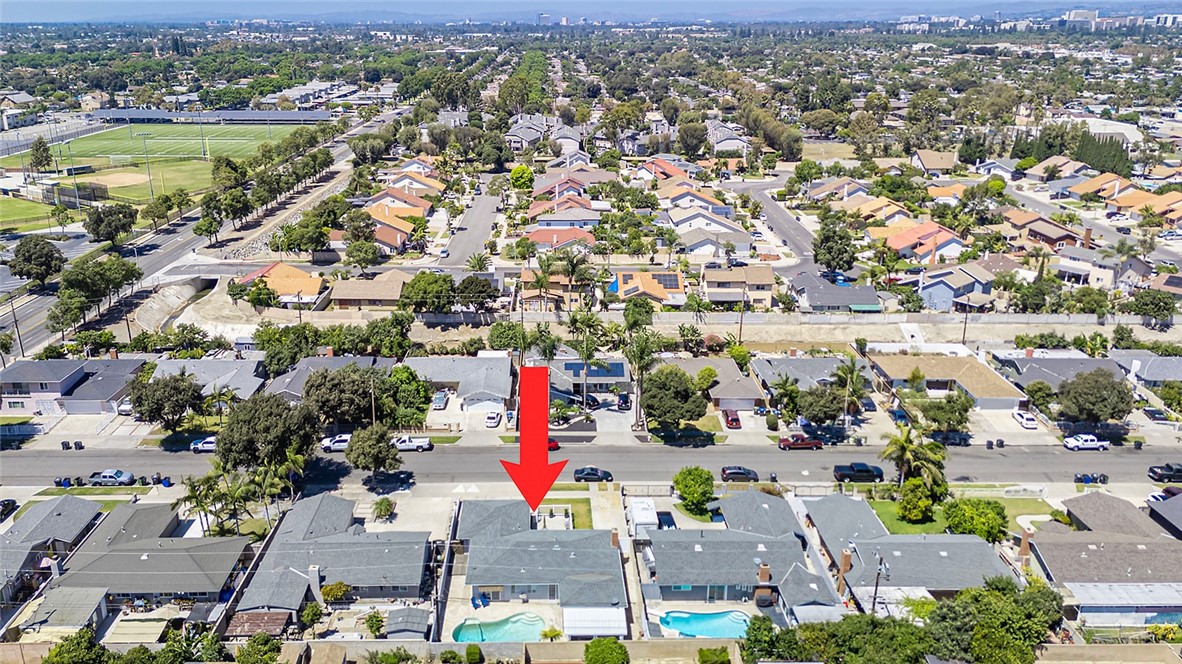 1826 W Saint Andrew Place