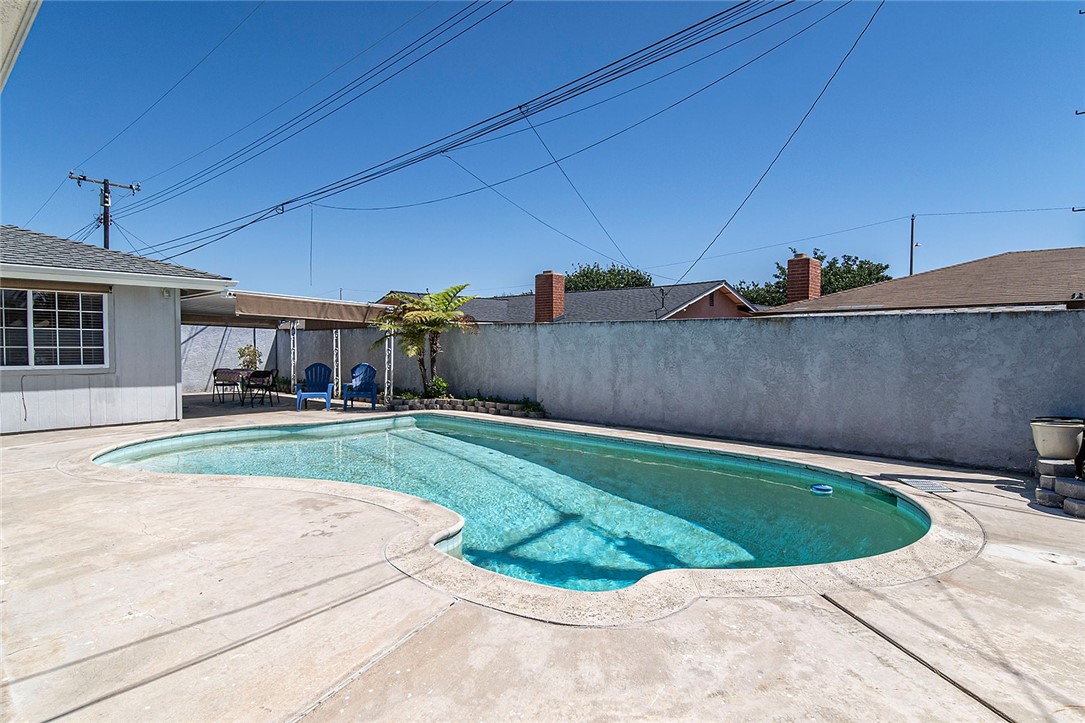 1826 W Saint Andrew Place