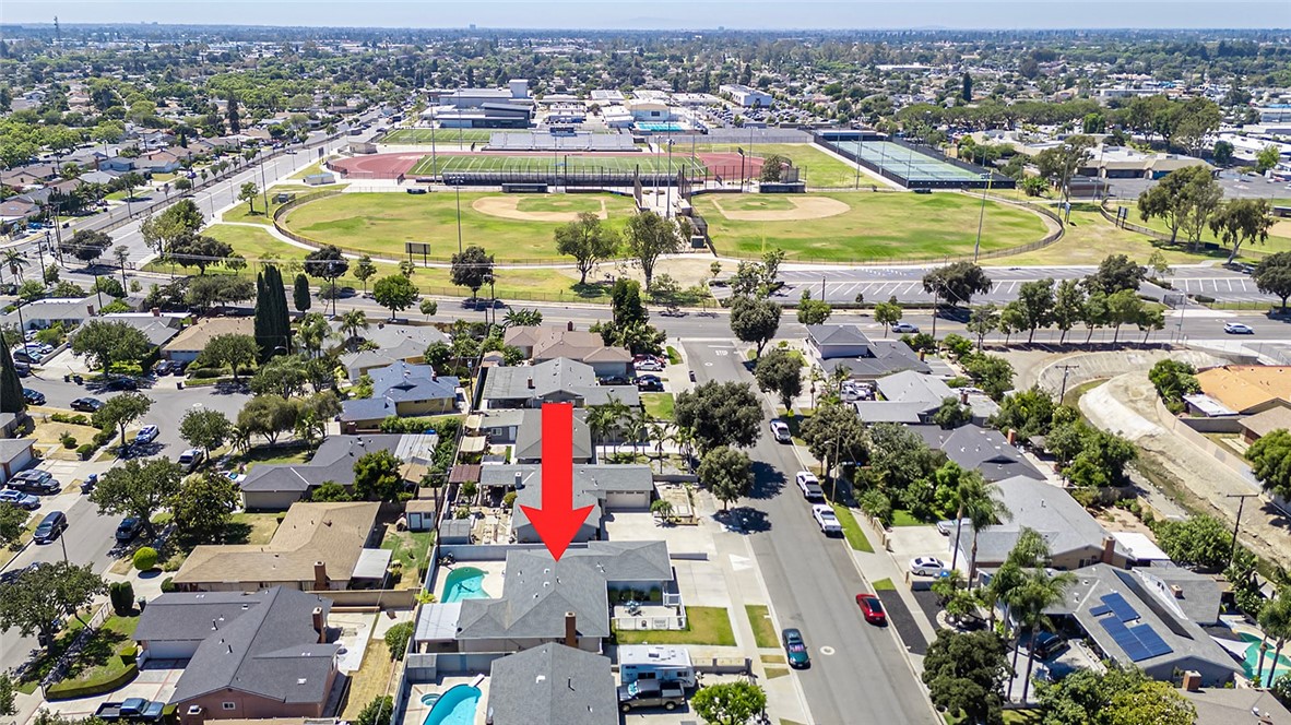 1826 W Saint Andrew Place