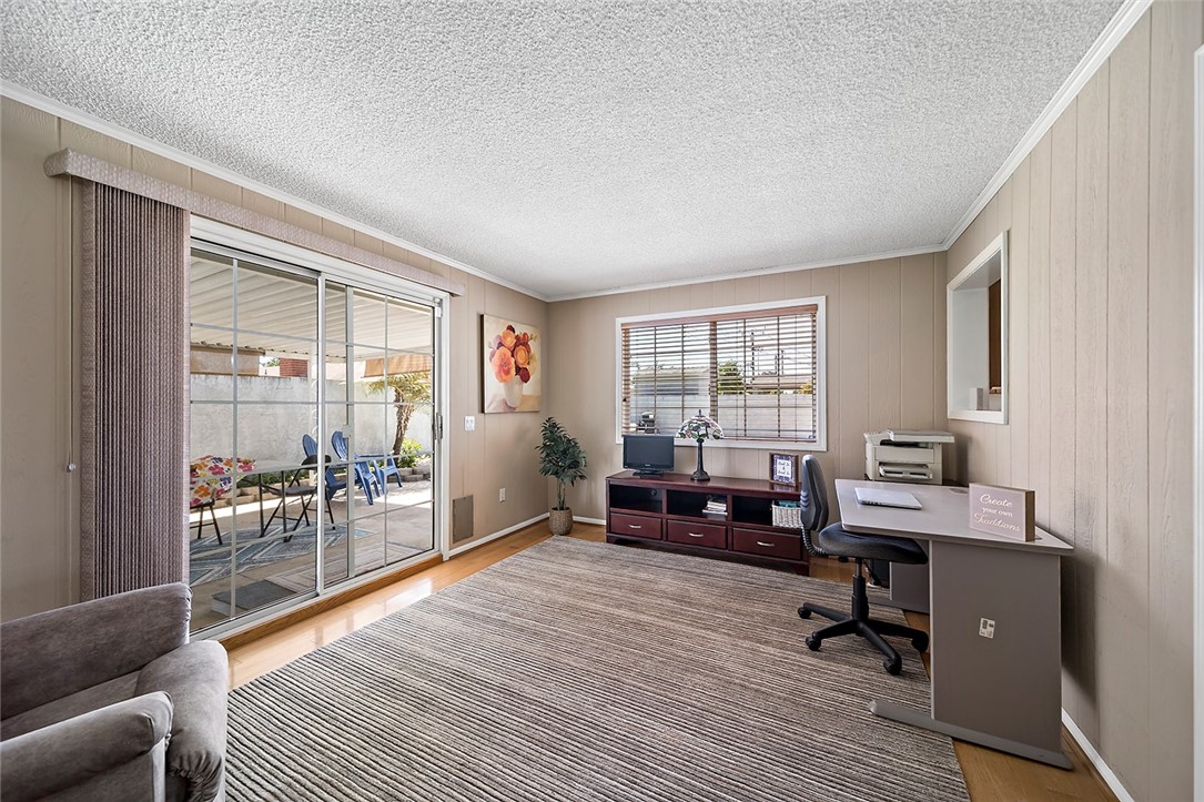 1826 W Saint Andrew Place