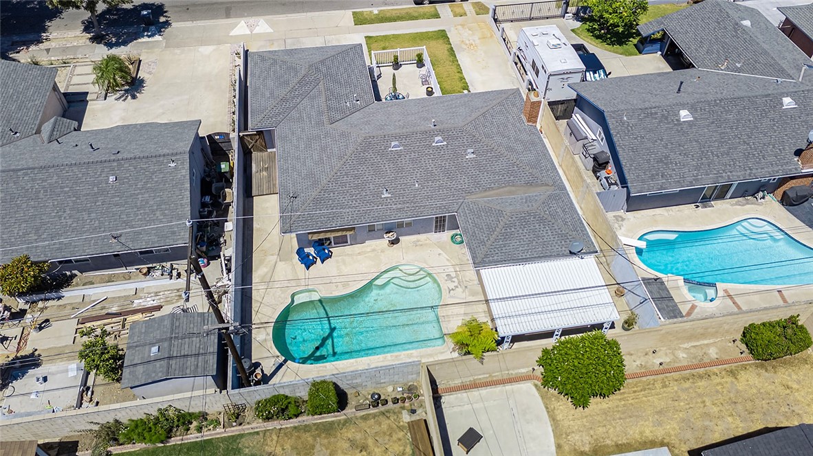 1826 W Saint Andrew Place