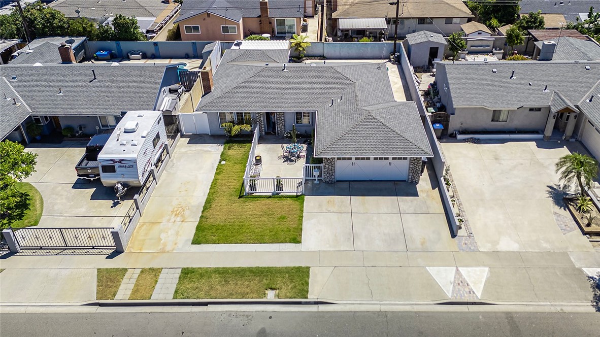 1826 W Saint Andrew Place