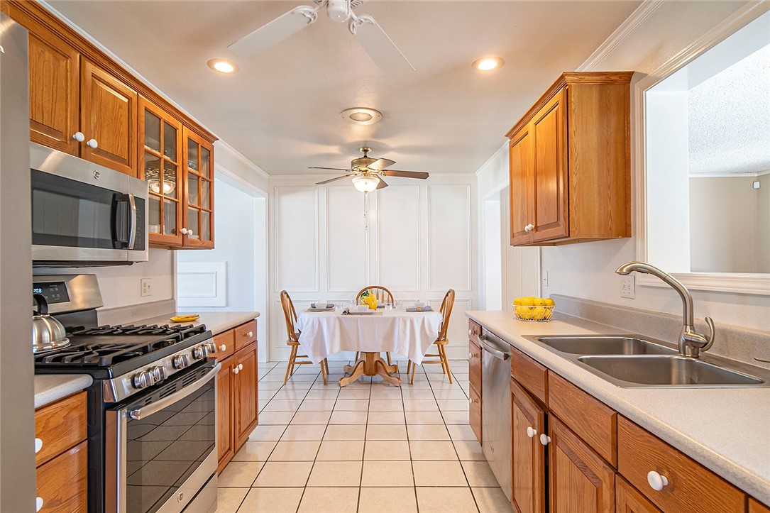 1826 W Saint Andrew Place