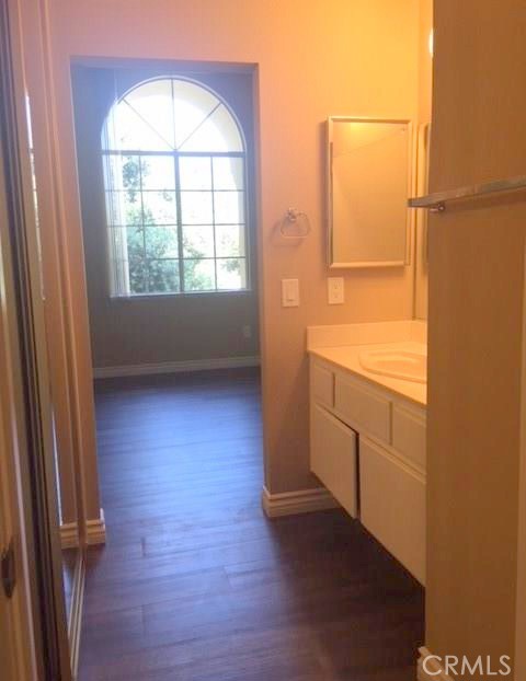 19 Giovanni Aisle 354