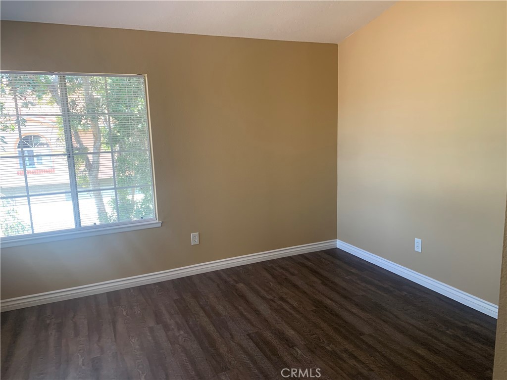 19 Giovanni Aisle 354