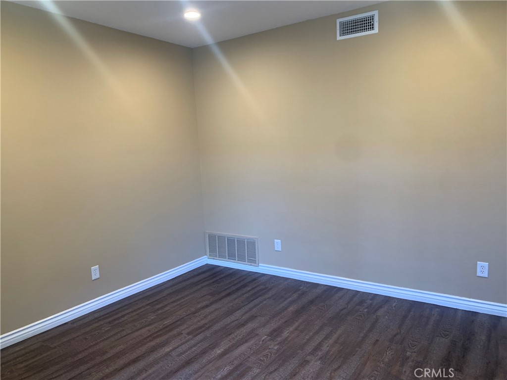 19 Giovanni Aisle 354