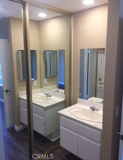 19 Giovanni Aisle 354