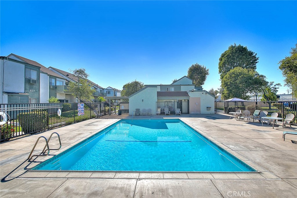 635 N Bristol Street 41