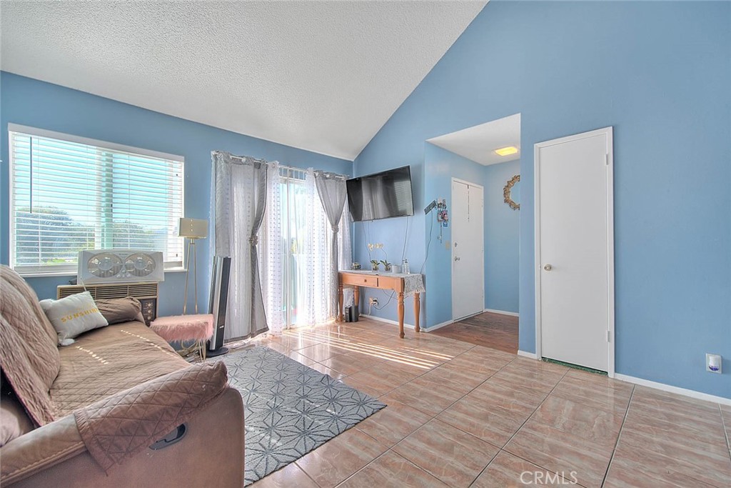 635 N Bristol Street 41