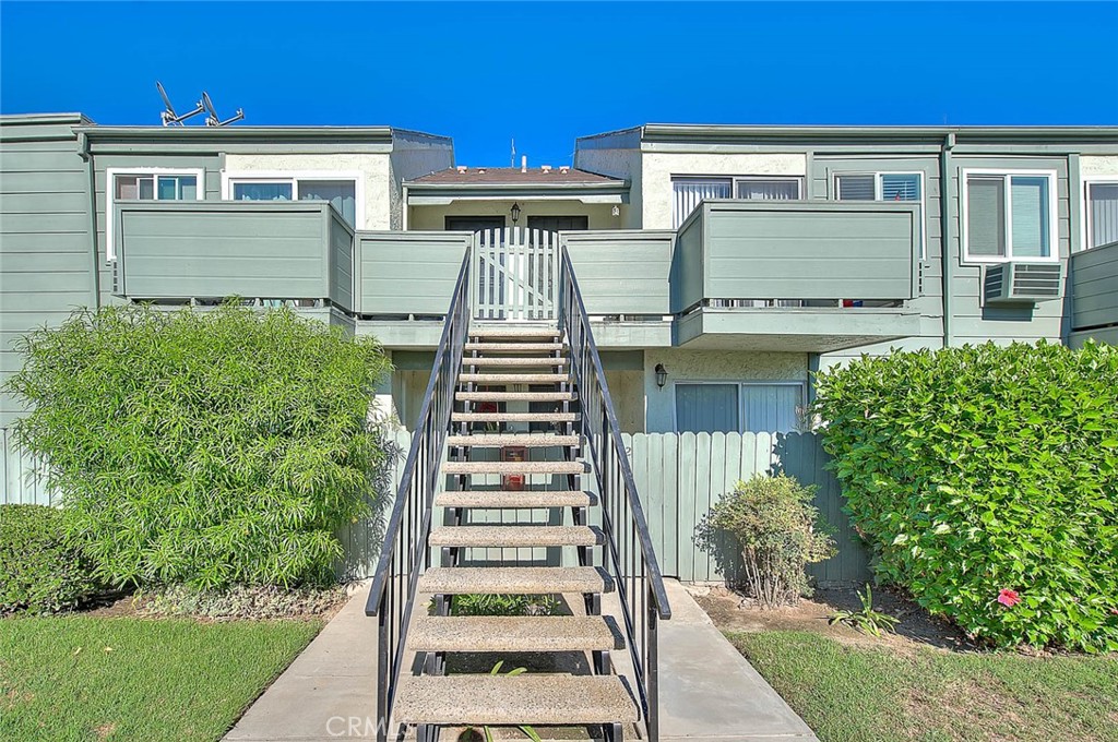 635 N Bristol Street 41