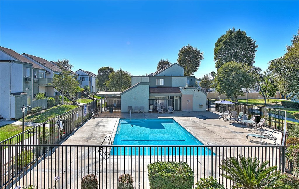 635 N Bristol Street 41