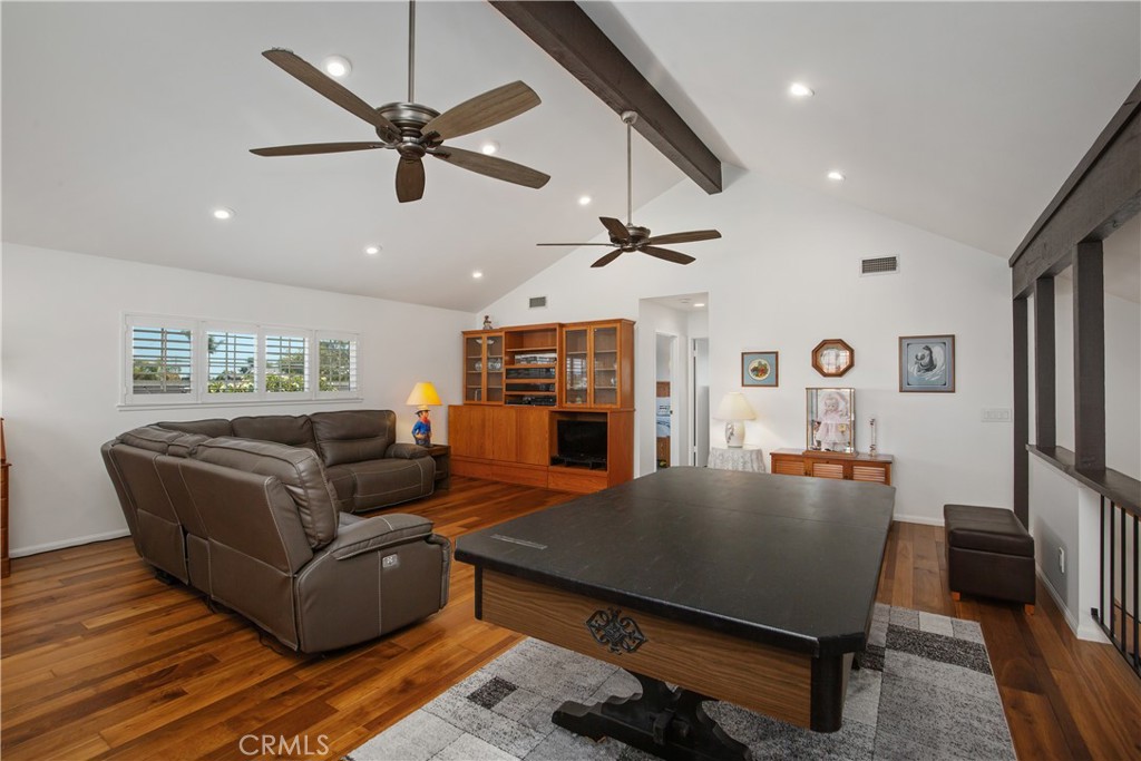 6248 Pitcairn Street