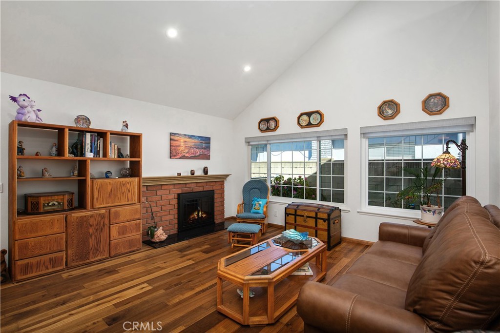 6248 Pitcairn Street