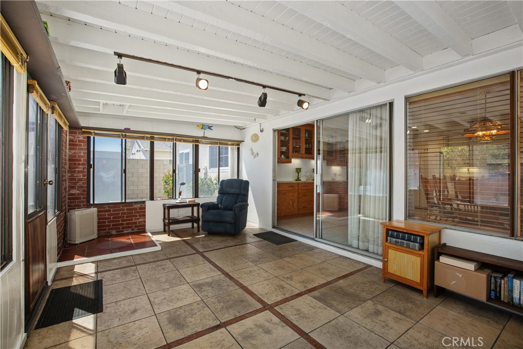 6248 Pitcairn Street