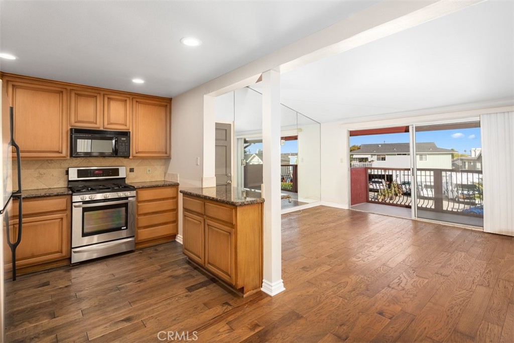 34121 Ruby Lantern B