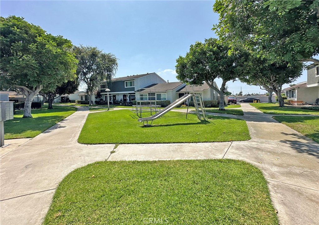 13311 Woodbrook Circle