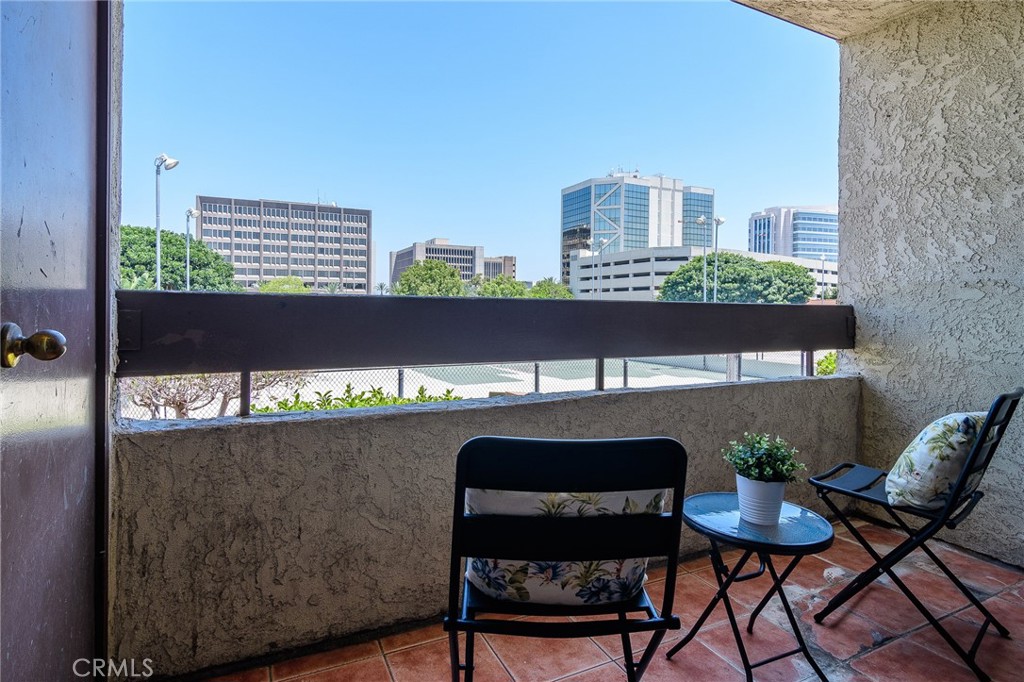 700 W 3rd Street B206