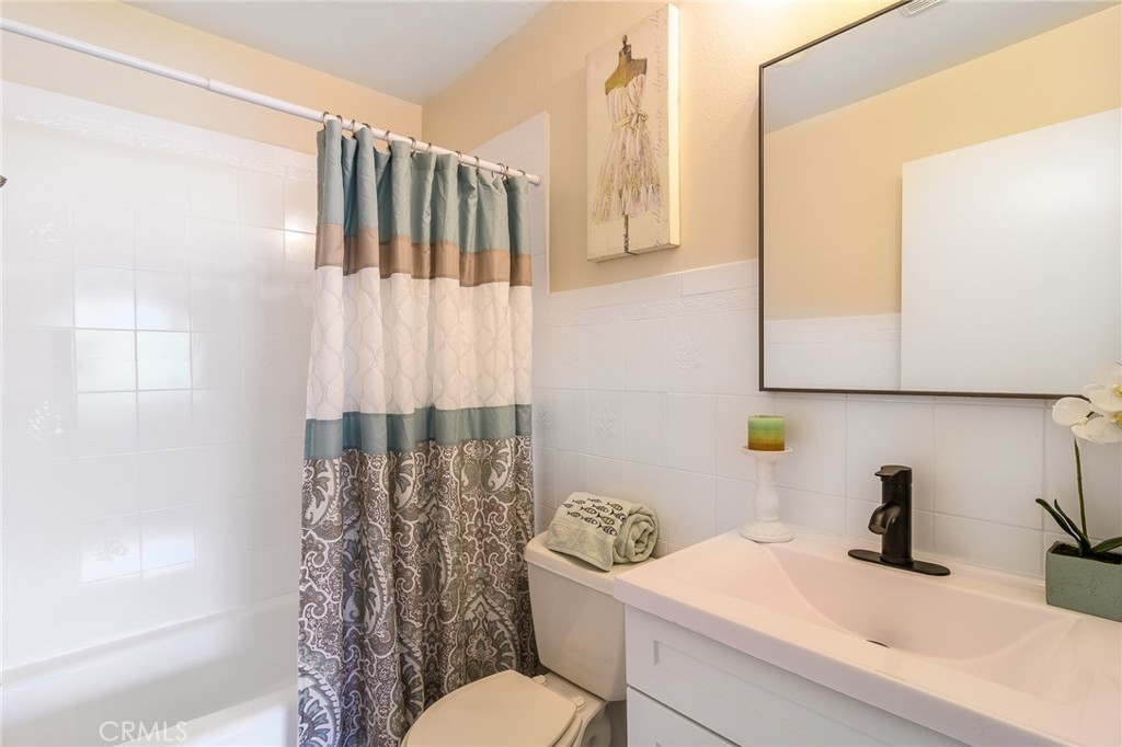 700 W 3rd Street B206