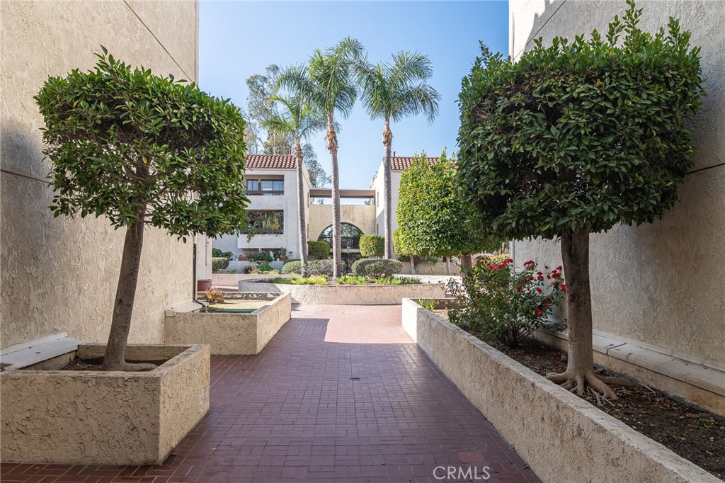 700 W 3rd Street B206