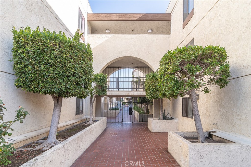 700 W 3rd Street B206