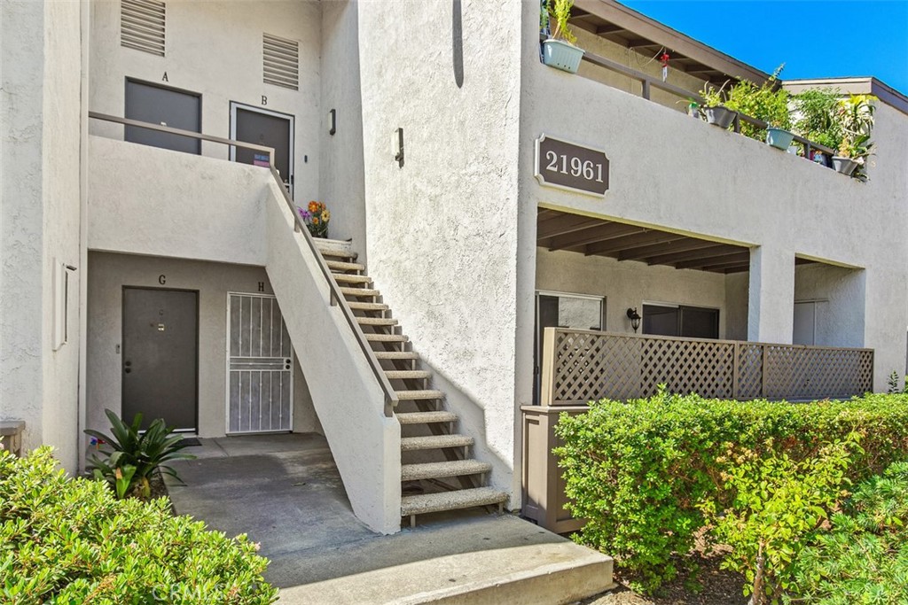 21961 Rimhurst Drive 195H