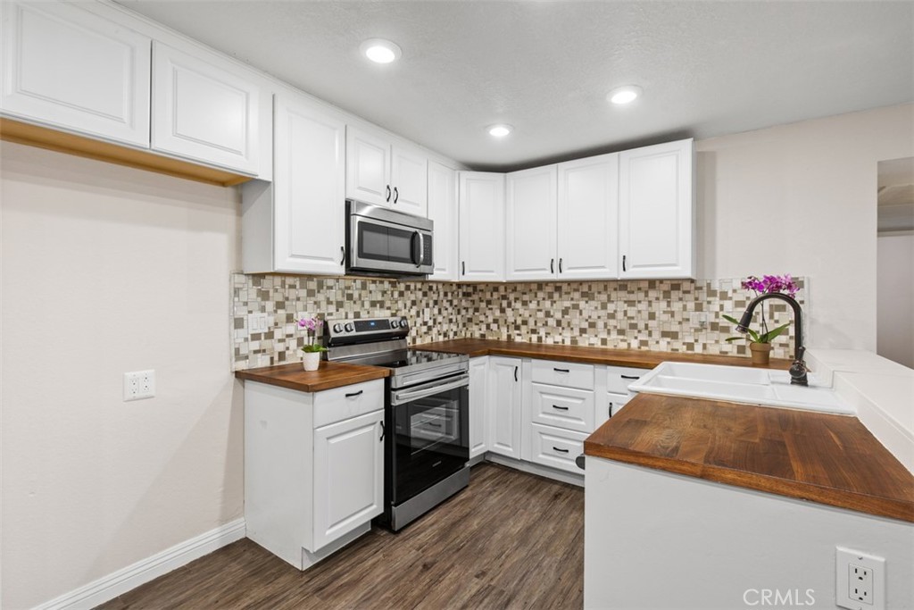 21961 Rimhurst Drive 195H