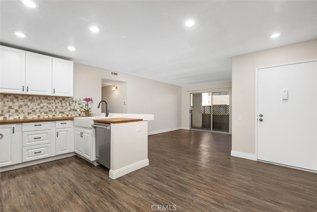 21961 Rimhurst Drive 195H