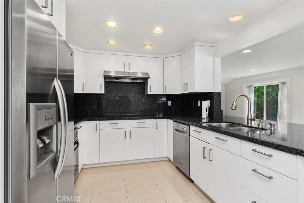 9882 Vicksburg Drive