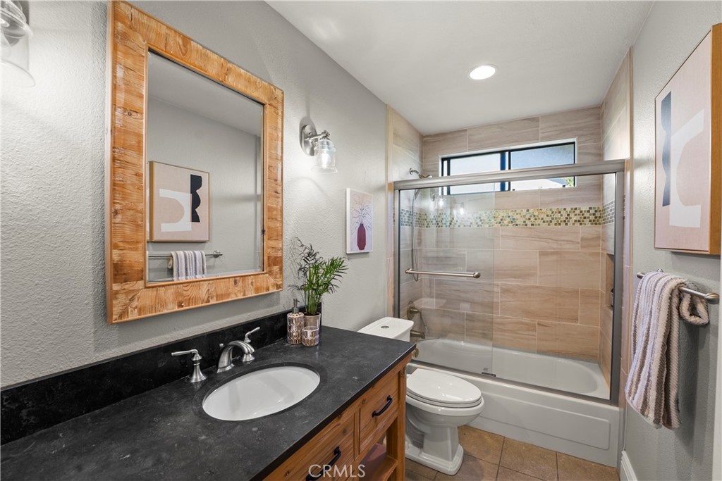 3479 Lawrence Street