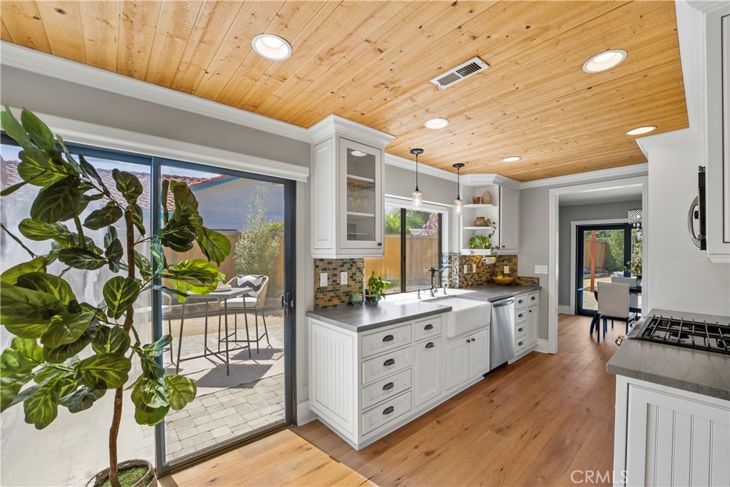 3479 Lawrence Street