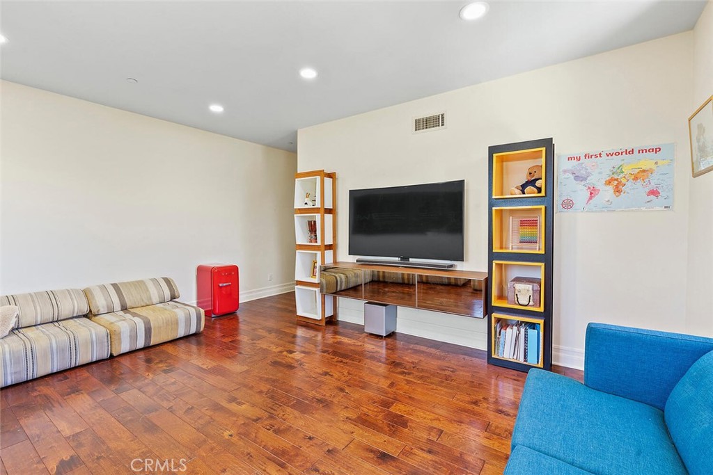 11755 Collar Avenue