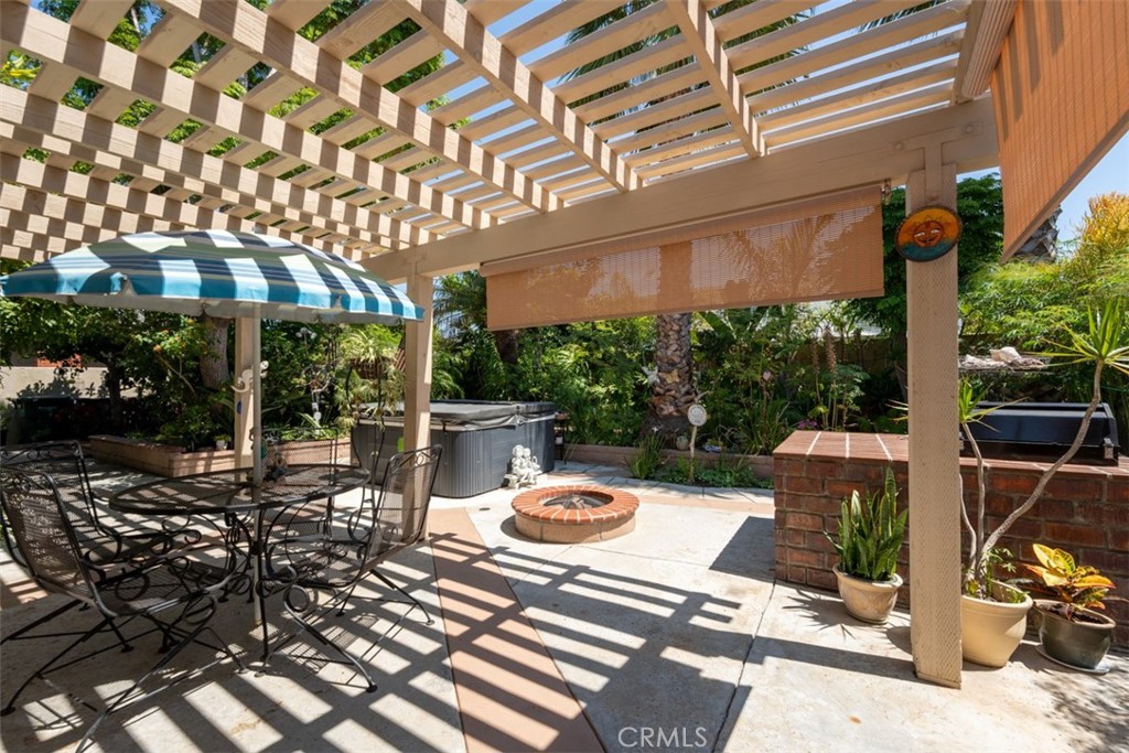 20392 Mooncrest Circle