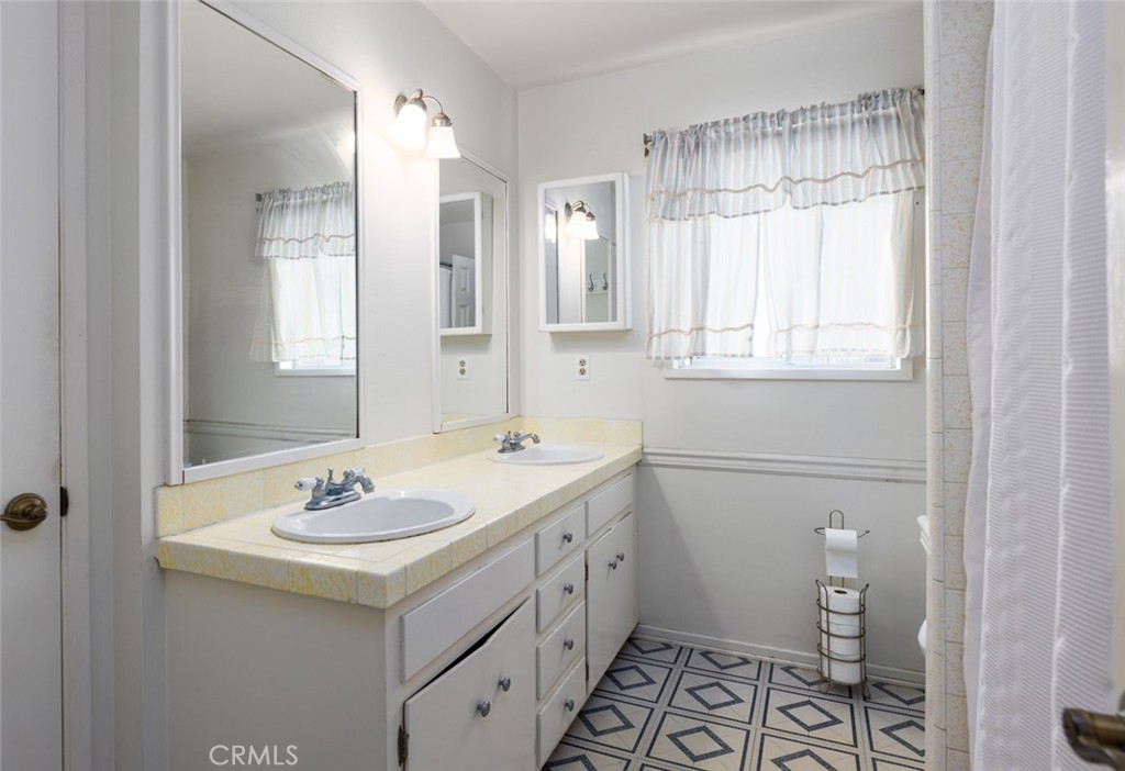 17524 Santa Paula Circle