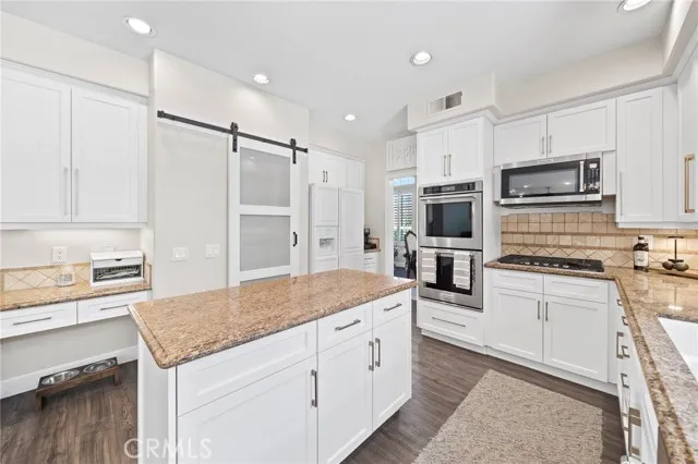 22622 White Oaks