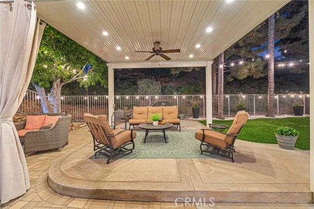 22622 White Oaks