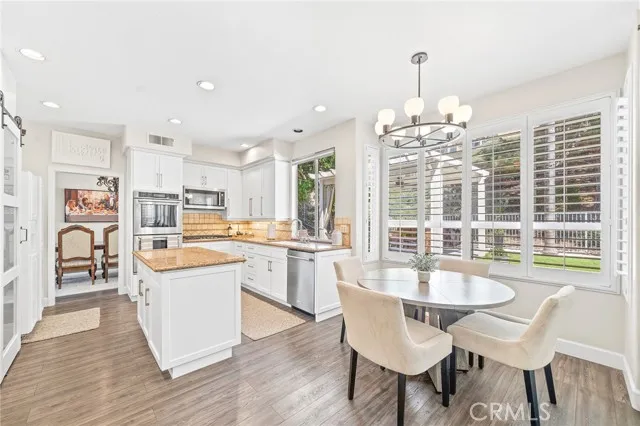 22622 White Oaks