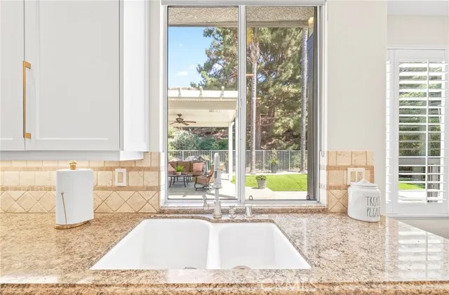 22622 White Oaks