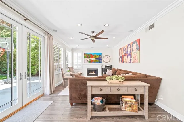 22622 White Oaks