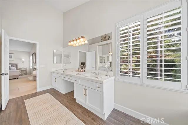 22622 White Oaks