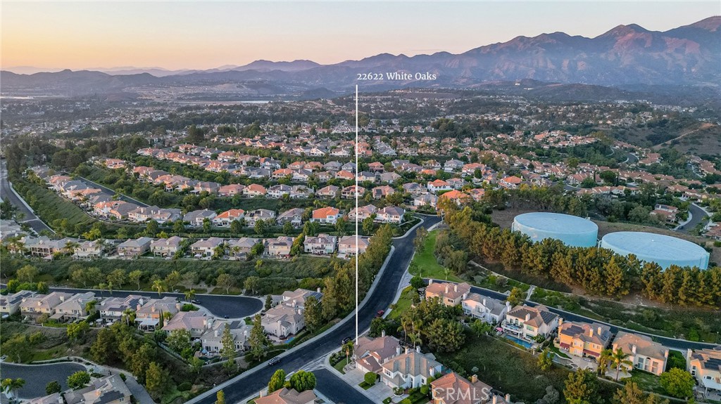 22622 White Oaks