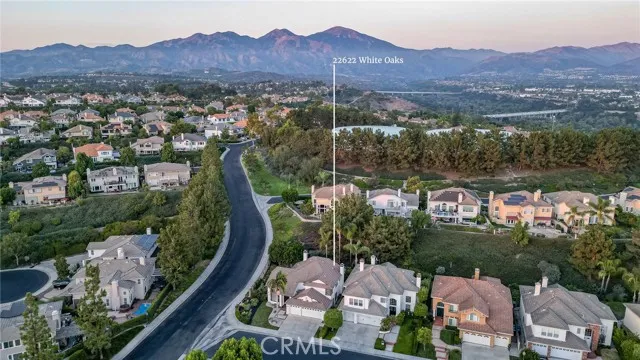 22622 White Oaks