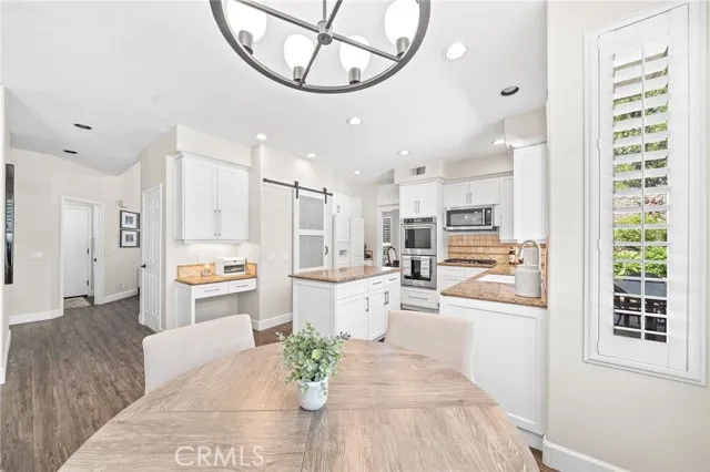 22622 White Oaks