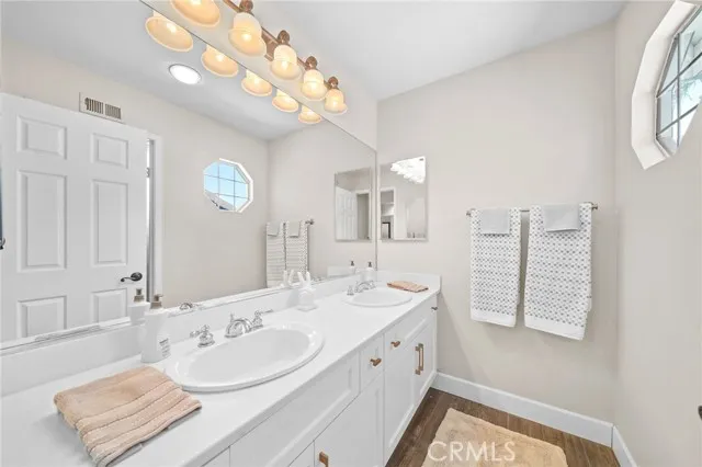22622 White Oaks
