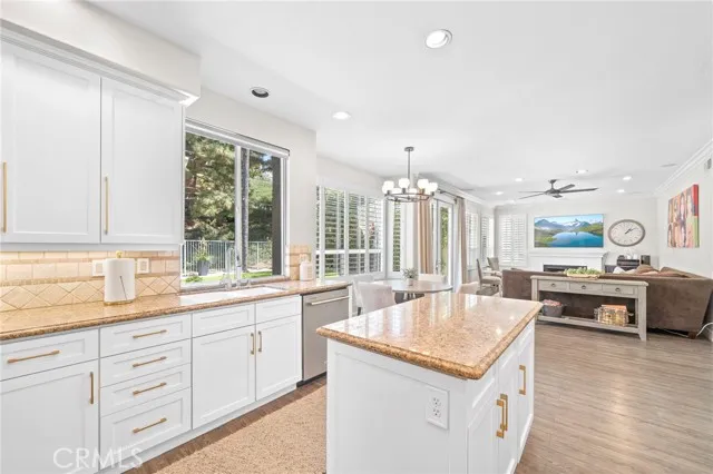 22622 White Oaks