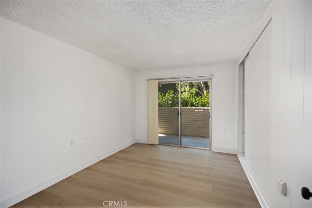 2250 Via Mariposa E B