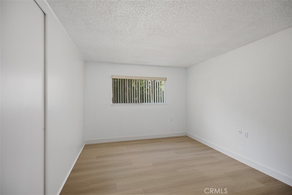 2250 Via Mariposa E B