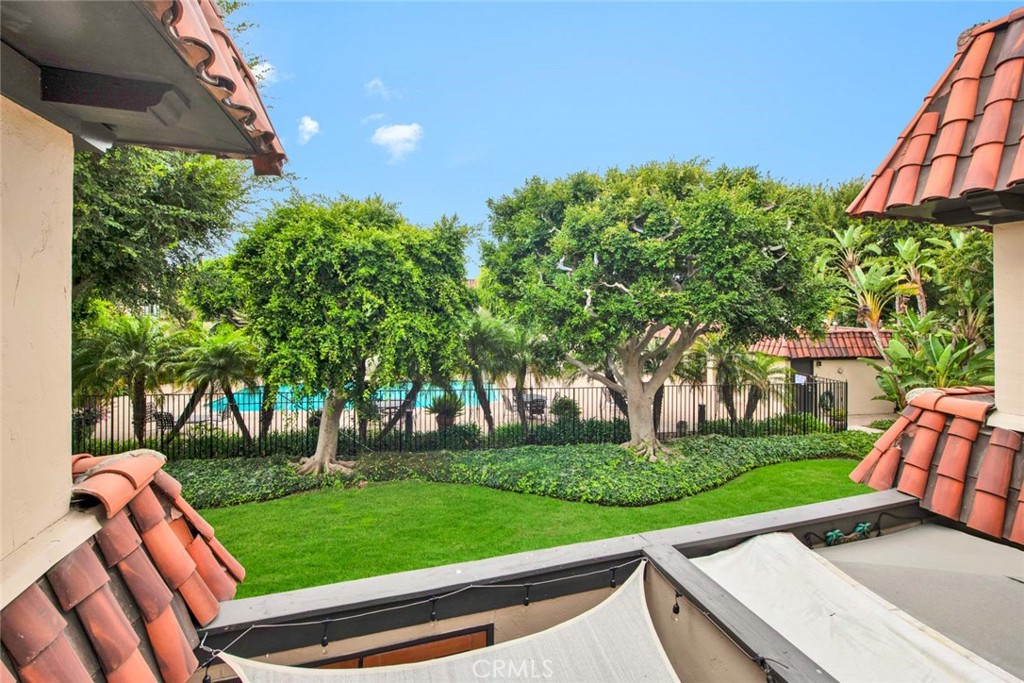 3037 Club House Circle