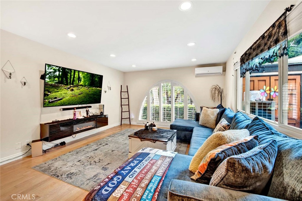 3037 Club House Circle